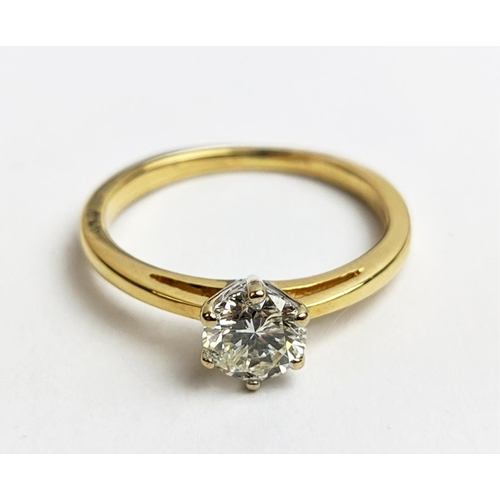 54 - AN 18CT GOLD DIAMOND SOLITAIRE RING, the claw set round brilliant cut stone of approximate diamond w... 