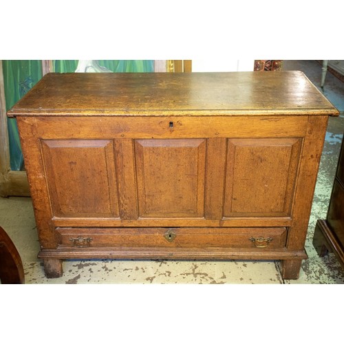 670 - MULE CHEST, 76cm H x 112cm W x 47cm D, Georgian oak with hinged top and drawer below.