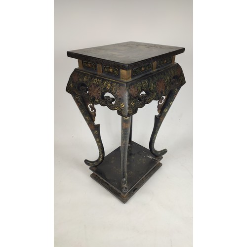 350A - CHINESE EXPORT PEDESTAL STAND, late 19th century, two-tier form chinoiserie decoration depicting gar... 