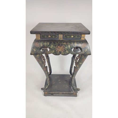 350A - CHINESE EXPORT PEDESTAL STAND, late 19th century, two-tier form chinoiserie decoration depicting gar... 