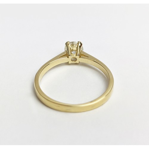 28 - A DIAMOND SOLITAIRE RING, the brilliant cut diamond of approximately 0.50ct, yellow metal shank, cla... 