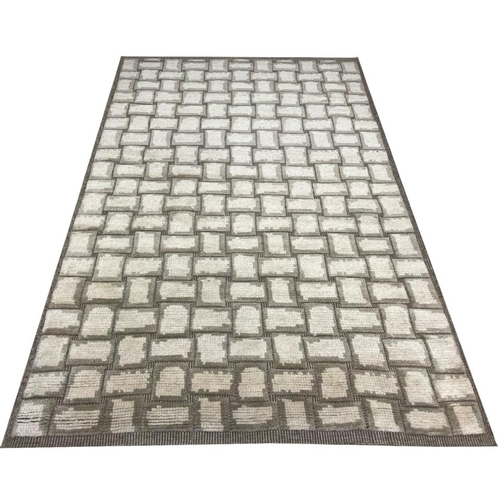 85 - FINE CONTEMPORARY MOROCCAN RUG, 244cm x 157cm.