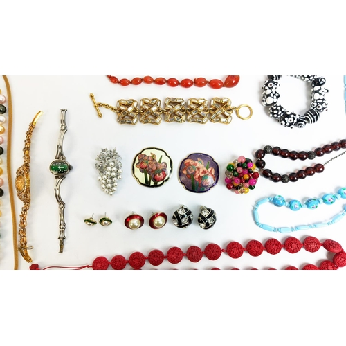 10 - A COLLECTION OF ASSORTED VINTAGE AND ANTIQUE JEWELLERY, includes: diamond tiara, glass bead necklace... 