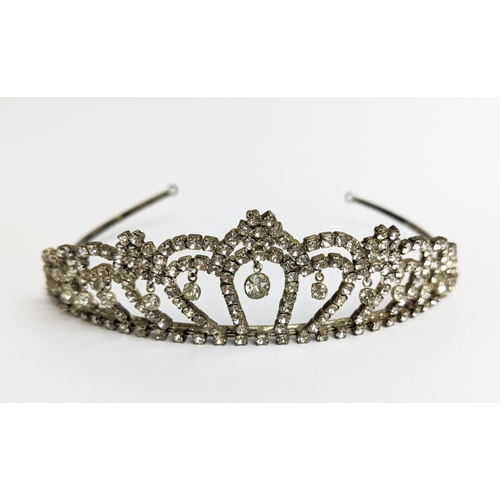 10 - A COLLECTION OF ASSORTED VINTAGE AND ANTIQUE JEWELLERY, includes: diamond tiara, glass bead necklace... 