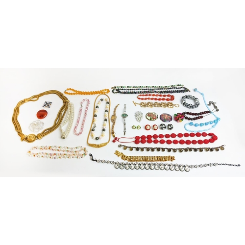 10 - A COLLECTION OF ASSORTED VINTAGE AND ANTIQUE JEWELLERY, includes: diamond tiara, glass bead necklace... 