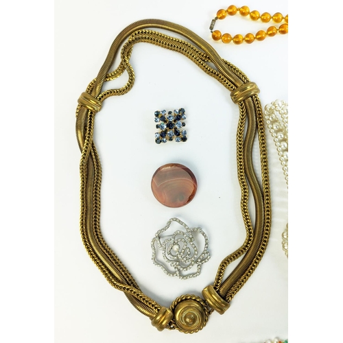 10 - A COLLECTION OF ASSORTED VINTAGE AND ANTIQUE JEWELLERY, includes: diamond tiara, glass bead necklace... 