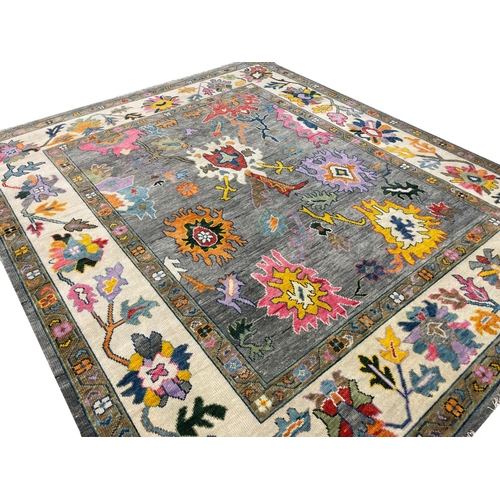 195 - FINE CONTEMPORARY SULTANABAD DESIGN CARPET, 365cm x 270cm.