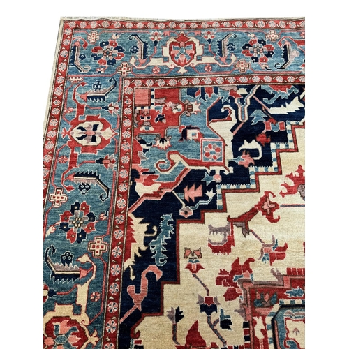 204 - FINE PERSIAN SERAPI DESIGN CARPET, 345cm x 275cm.