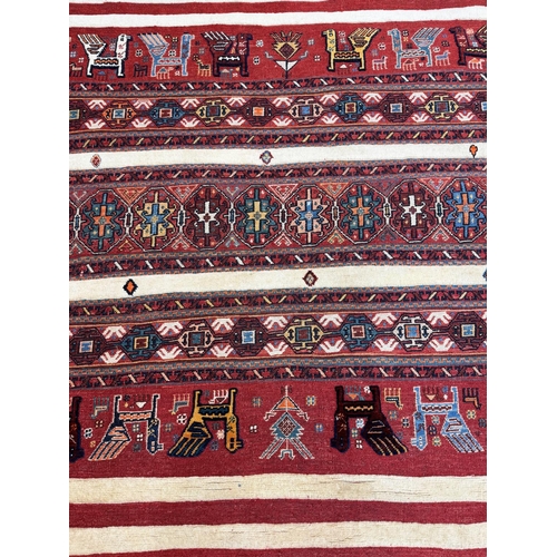 220 - FINE PERSIAN QASHQAI SUMAK RUG, 155cm x 122cm.