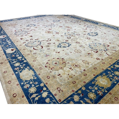 221 - A VERY FINE TABRIZ SHAH ABBAS DESIGN CARPET, 475cm x 370cm.