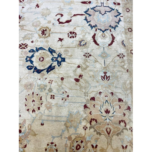 221 - A VERY FINE TABRIZ SHAH ABBAS DESIGN CARPET, 475cm x 370cm.