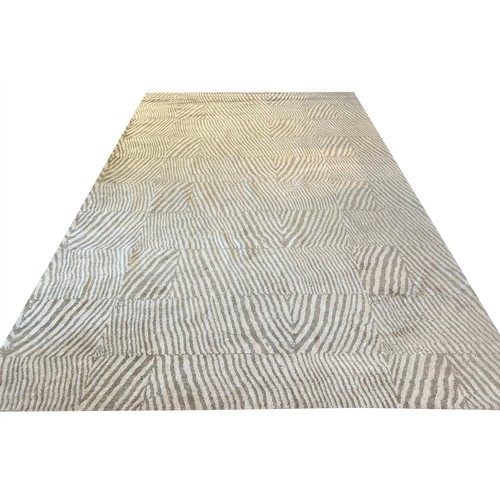 568 - THE RUG COMPANY CARPET, 417cm x 264cm.