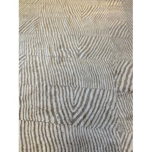 568 - THE RUG COMPANY CARPET, 417cm x 264cm.