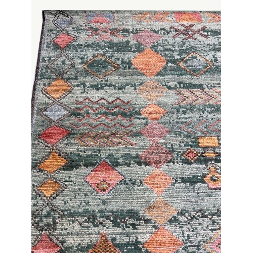 100 - FINE CONTEMPORARY CARPET, 274cm x 183cm.