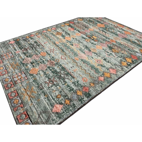 100 - FINE CONTEMPORARY CARPET, 274cm x 183cm.