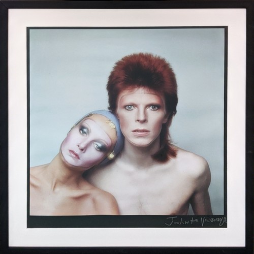 90 - DAVID BOWIE AND TWIGGY PIN UPS LP COVER, signed by photographer Justine Villeneuve, 52cm x 49cm.