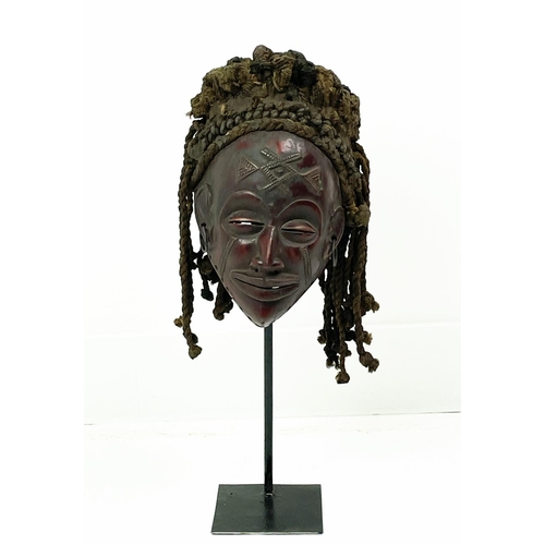 28 - CHOCKWE MASK (Congo), 50cm H.