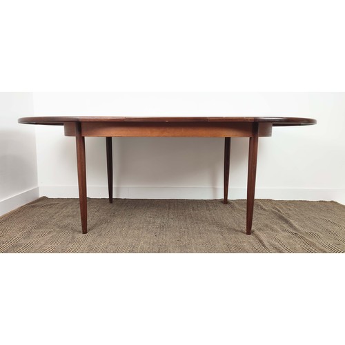 333 - G PLAN DINING TABLE, extendable design, 209cm x 11cm x 73cm at largest.