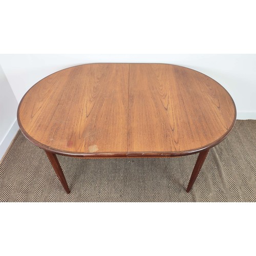 333 - G PLAN DINING TABLE, extendable design, 209cm x 11cm x 73cm at largest.