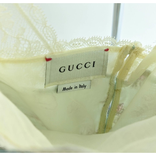 41 - GUCCI PROVANCE TOP, size 36/4 Y, made in Italy, linen with cotton lining, with dogs flower and masks... 