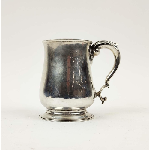 31 - SILVER MUG, George III, London 1765, makers Mark WJ, acanthus cast handle, footed base, 12cm high, 8... 