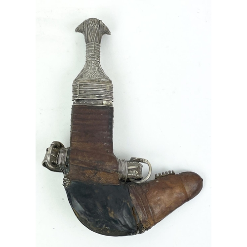 4 - OMANI KHANJAR DAGGERS, two 19th century silver thread and a Syrian Jambiya, Jambiya 35cm H. (3)