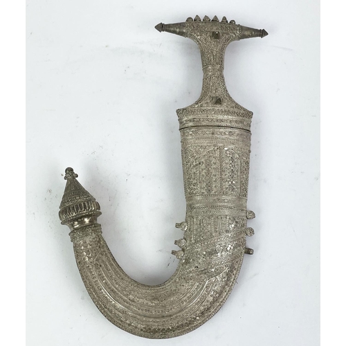 4 - OMANI KHANJAR DAGGERS, two 19th century silver thread and a Syrian Jambiya, Jambiya 35cm H. (3)