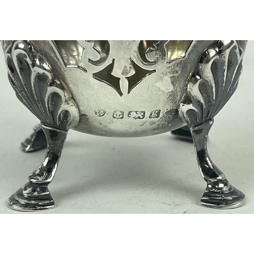 50 - A GEORGE III SILVER SAUCE BOAT, Newcastle 1784, made by John Mitchison, with acanthus scrolled handl... 