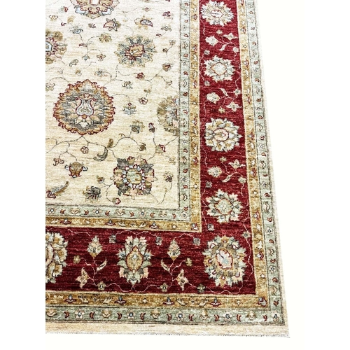 174 - FINE ZEIGLER FEREGHAN CARPET, 290cm x 244cm.