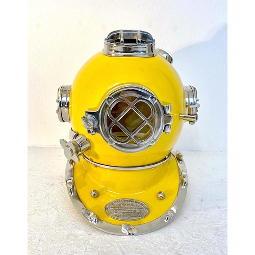 350 - DECORATIVE DIVERS HELMET, reproduction, in a yellow finish, 40cm H.