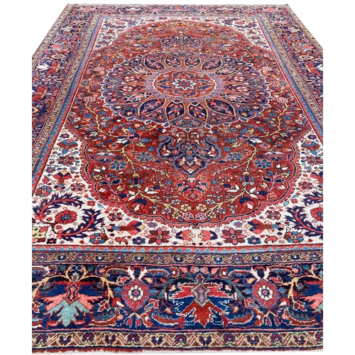 83 - NORTHWEST PERSIAN SERAPI DESIGN CARPET, 370cm x 270cm.