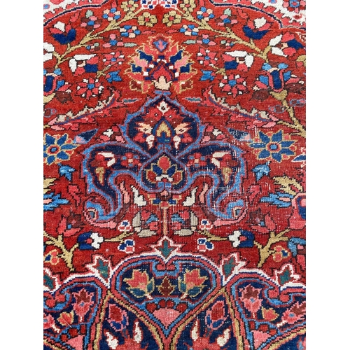 83 - NORTHWEST PERSIAN SERAPI DESIGN CARPET, 370cm x 270cm.