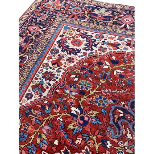 83 - NORTHWEST PERSIAN SERAPI DESIGN CARPET, 370cm x 270cm.