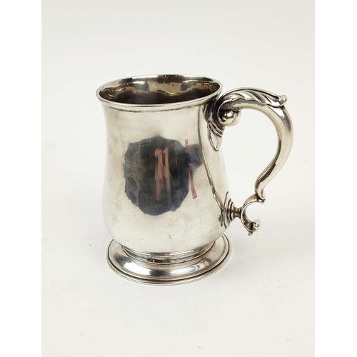 437 - SILVER MUG, George III, London 1765, makers Mark WJ, acanthus cast handle, footed base, 12cm high, 8... 