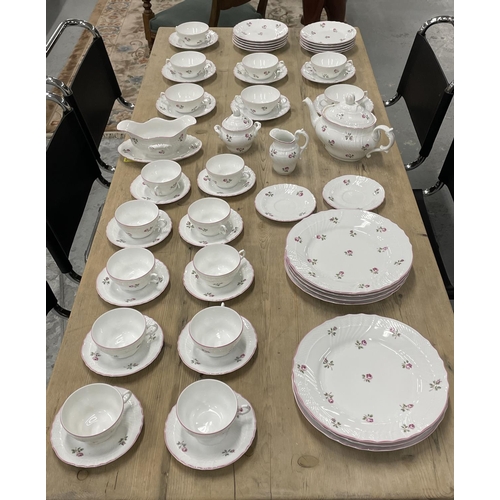 15 - PART DINNER AND TEA SERVICE, Richard Ginori, with rose springs and impressed patterned edge with sha... 