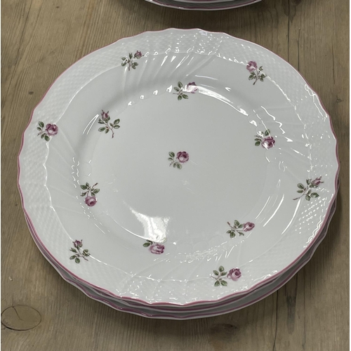 15 - PART DINNER AND TEA SERVICE, Richard Ginori, with rose springs and impressed patterned edge with sha... 