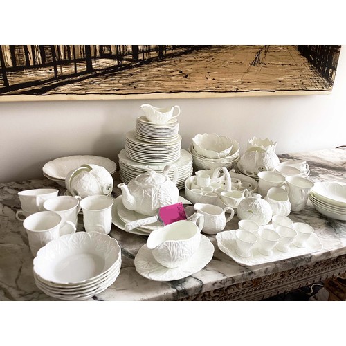 14 - DINNER SERVICE 'COUNTRYWARE', English fine bone China, 'Countryware', Coalport and Wedgewood, twelve... 