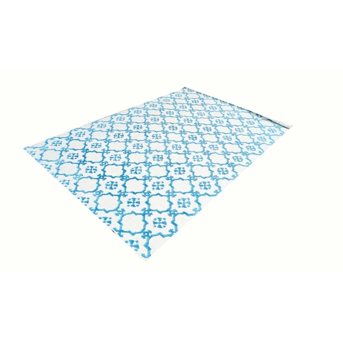 84 - CONTEMPORARY SILK AND WOOL CARPET, 300cm x 200cm, in an aquamarine lattice design.