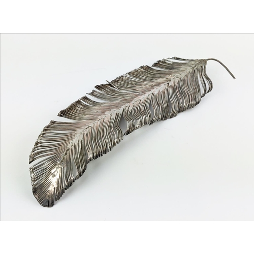 121 - YASEMEN HUSSEIN SILVER PLATED COPPER WIRE FEATHER, 40cm L.