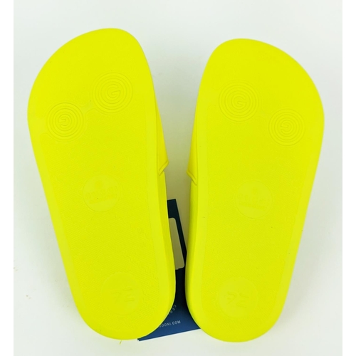 45 - GUCCI JUNIOR LOGO RUBBER SLIDERS, yellow fluo, embossed logo, rubber sole, made in Italy, size 27, w... 