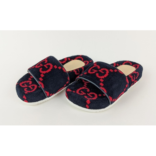 48 - GUCCI KIDS TOWELLING SLIDERS, monogrammed, made in Italy, with box and dust bag, size 27.