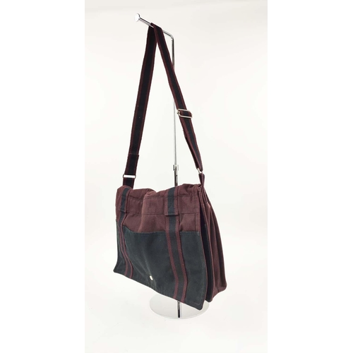 66 - HERMÈS FOURRE TOUT BESACE MESSENGER PM UNISEX BAG, canvas with a flat strap, a front flap with butto... 