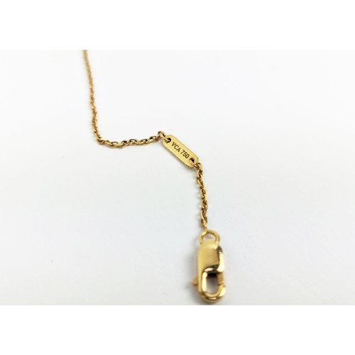 175 - AN 18CT GOLD VAN CLEEF AND ARPELS NECKLACE, with a mother of pearl oval pe3ndant, 3.92 grams.