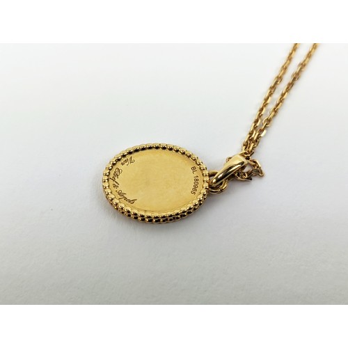 175 - AN 18CT GOLD VAN CLEEF AND ARPELS NECKLACE, with a mother of pearl oval pe3ndant, 3.92 grams.