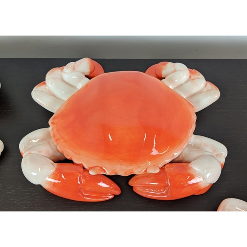 313 - WALL RELIEF CRABS, glazing ceramic, 29cm x 23cm approx.