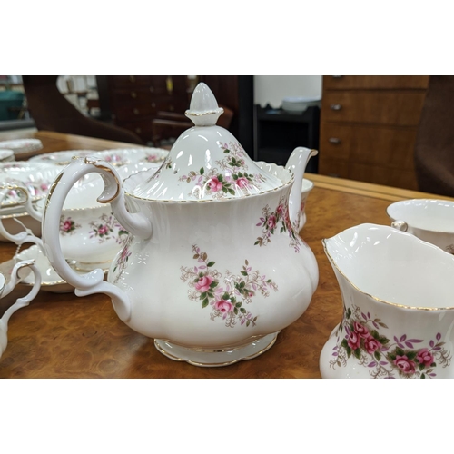 20 - A ROYAL ALBERT 'LAVENDER ROSE' PART DINNER AND TEA SET, including six cups, six saucers, eight side ... 