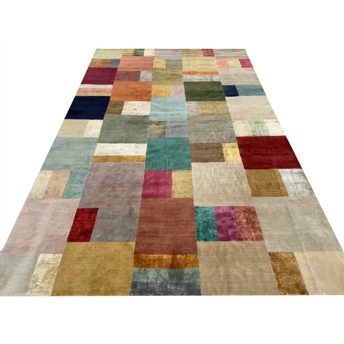 90 - THE RUG COMPANY CARPET, 360cm x 230cm, 'Hue', wool and silk.