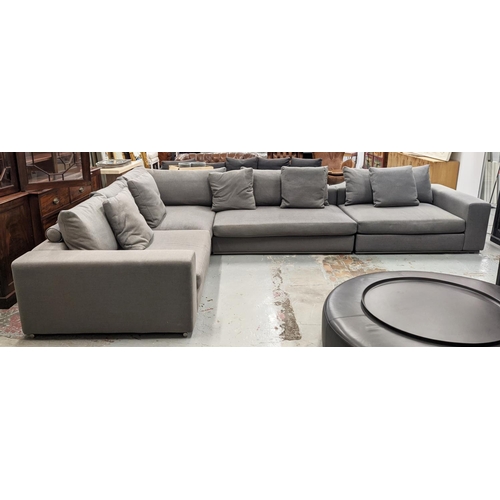 467 - CAMERICH FREETOWN CORNER SOFA, approx. 435cm x 295cm x 85cm.