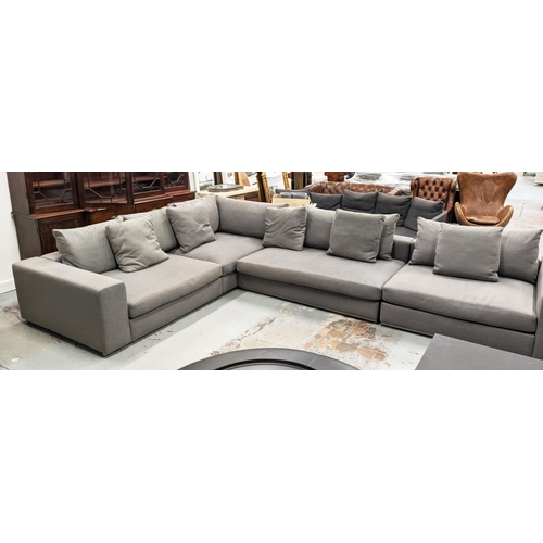 467 - CAMERICH FREETOWN CORNER SOFA, approx. 435cm x 295cm x 85cm.