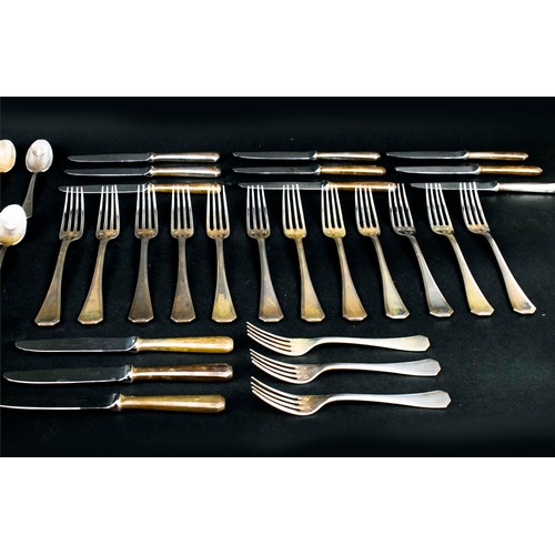 17 - A CHRISTOFLE 'AMERICA' SILVER PLATED CANTEEN OF CUTLERY, comprising 12 dinner knives, 12 dinner fork... 